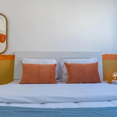 Citrus 3-bedroom In Apartment *