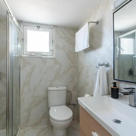 Апартаменты Citrus 3-bedroom In *